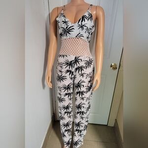 San Lorenzo NWT " GYPSY BY THE SEA CROCHET JUMPSUIT " size large.